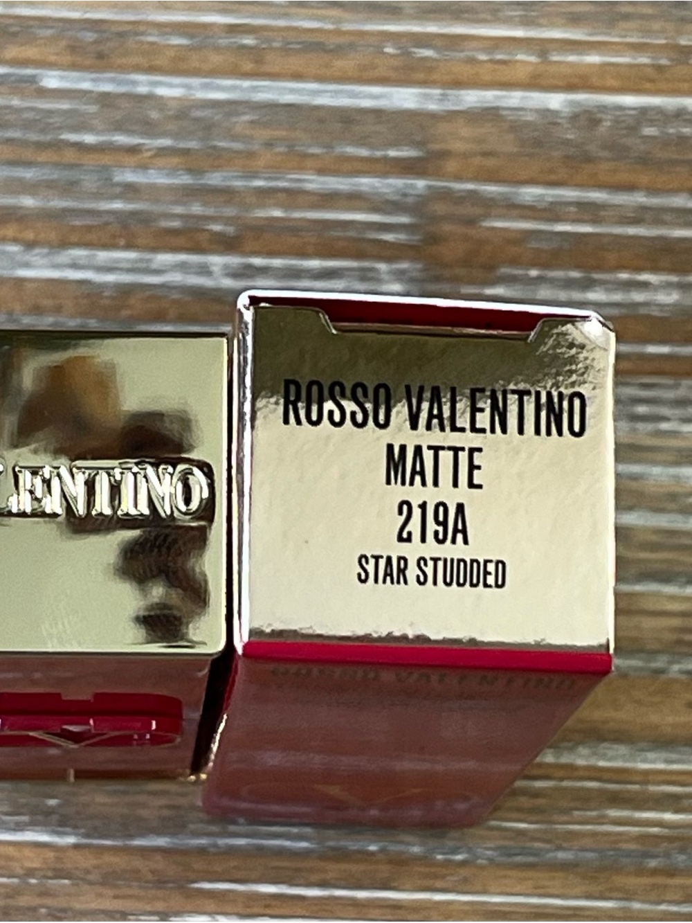 NIB Valentino Rosso Valentino Striking Matte Lipstick Full Size 3.4g - Picture 5 of 7